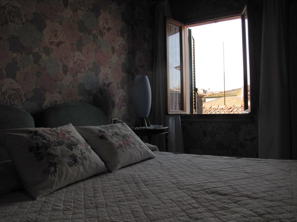 Hotel Il Falchetto Понтедера Экстерьер фото