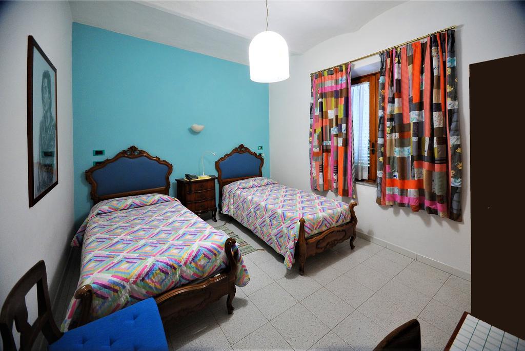 Hotel Il Falchetto Понтедера Экстерьер фото